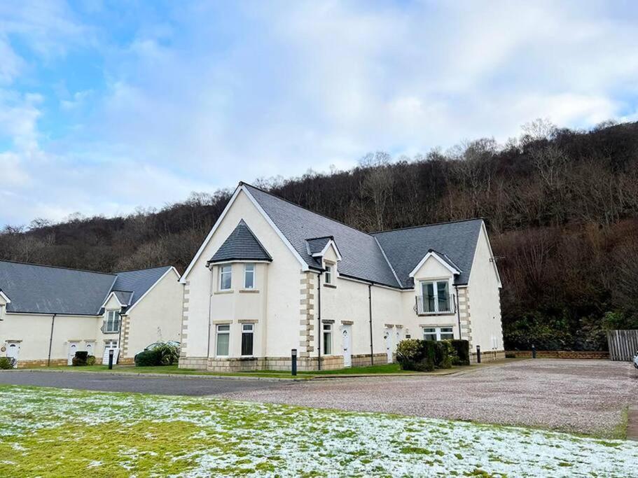 Corran, Glenloch View, William 2-bedroom Loch Side Flat Appartement *